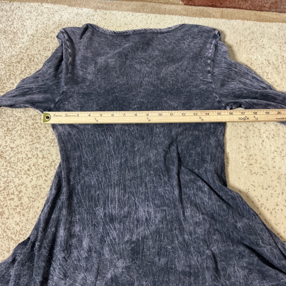 Romeo & Juliet Couture Lagenlook Witchy Womens Acid Wash Long Sharkbite Top S - Picture 5 of 7